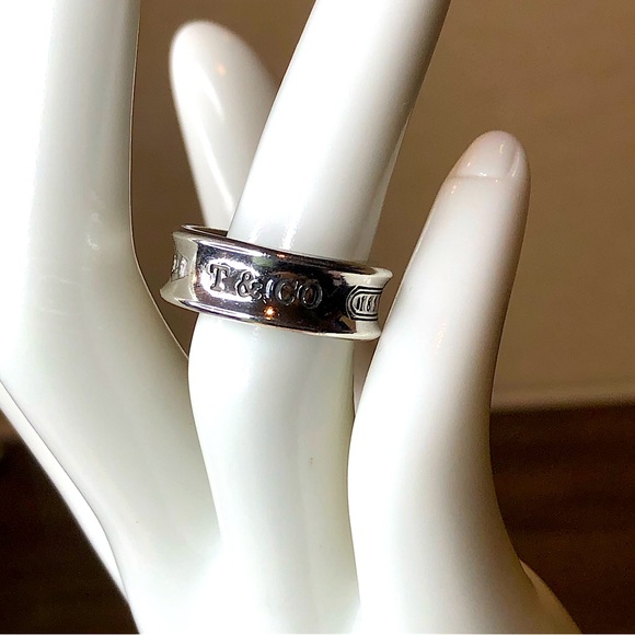 TIFFANY Sterling Silver Fluted Engraved Ring From 1997 Sz 5-1/2 - Picture 5 of 17